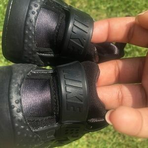 All black nike huarache